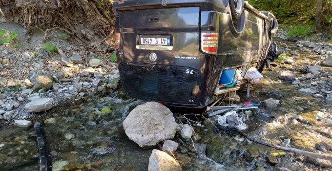 Kocaeli’den Abant’a Tatile Giden Çift, Dereye Uçtu