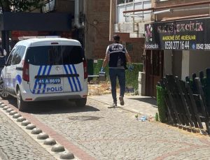 İzmit’te Şüpheli Ölüm: 40 Yaşındaki Adam Evinde Ölü Bulundu