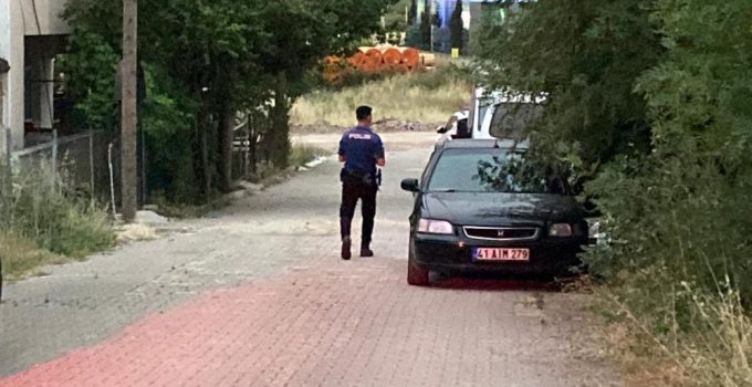 Kartepe’de Üvey Oğlunu Bıçakladı: Durumu Ağır