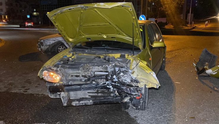 Kartepe’de Kavşakta Kaza: 4 Yaralı
