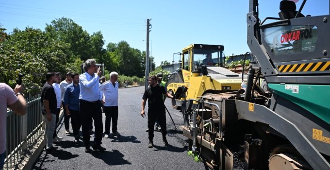 Kartepe İçmeler Caddesi’nde Asfaltlama Çalışmalarını Tamamladı