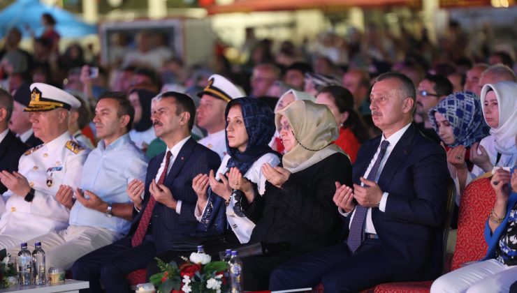 Tüm camilerde eş zamanlıselalar okundu