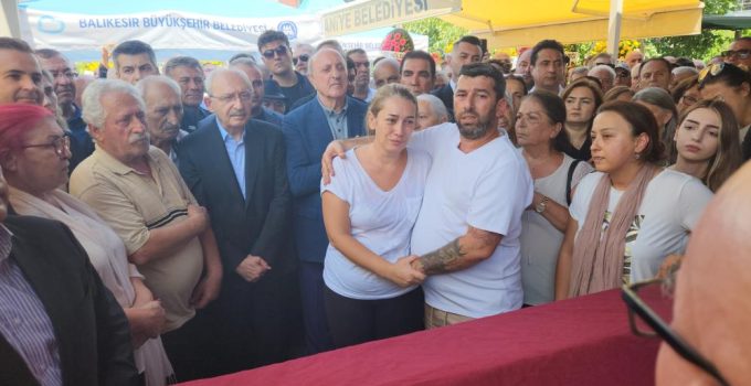 Adil Kılıçdaroğlu Burhaniye’de Son Yolculuğuna Uğurlandı