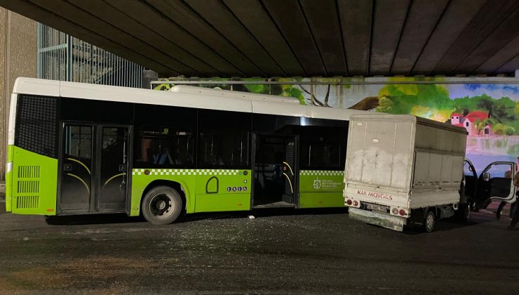 Körfez’de Alt Geçitte Kaza: 2 Kişi Yaralandı