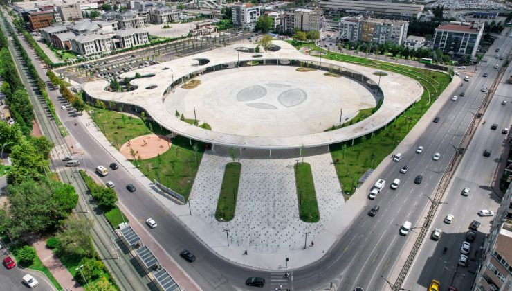 Milli İrade Meydanı’na300’den fazla ağaç dikildi