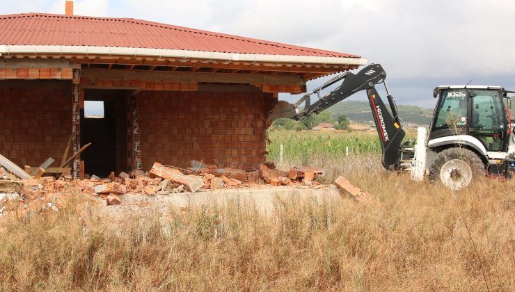 Körfez Belediyesi’nden Kaçak Yapıya Sert Müdahale