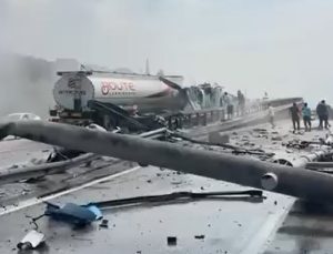 Dilovası’nda Tanker Kazası: D-100 Karayolu Ulaşıma Kapandı