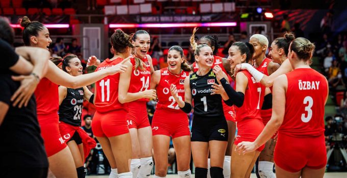 Dünya Şampiyonası’nda Yarı Finaldeyiz