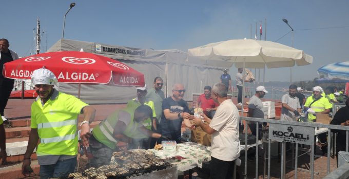 Karamürsel’de Balık Festivali Coşkusu: 8 Bin Balık-Ekmek Dağıtıldı
