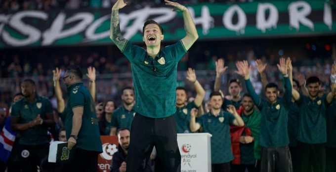 Oğulcan Çağlayan, Kocaelispor’a Veda Etti
