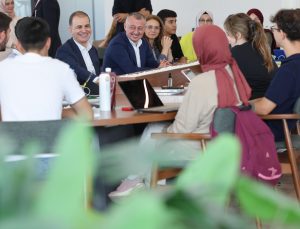 Ömer Çelik, Taze’ye gitti Milli İrade’yi çok beğendi