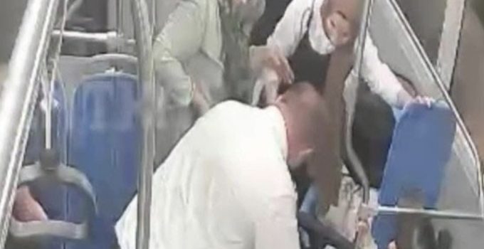 Kahraman Şoför Minik Yolcuyu Heimlich Manevrası ile Kurtardı