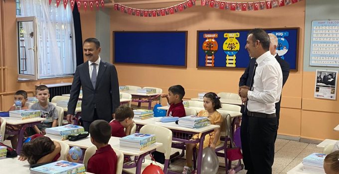 Vali İlhami Aktaş, Oryantasyon Sürecindeki Öğrencilerle Buluştu