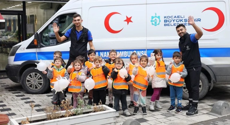 Kocaeli’de miniklere afet eğitimi!