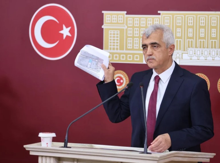 Gebze’de 7 katlı bina çöktü, Gergerlioğlu Meclis’e taşıdı!