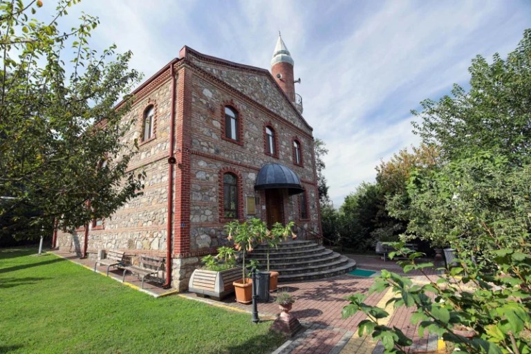 Kartepe’nin Manevi Mirası: Hikmetiye Camii