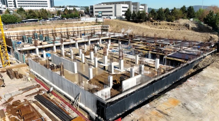 Kocaeli’de KOÜ Camii ve Otopark Projesi İlerliyor!