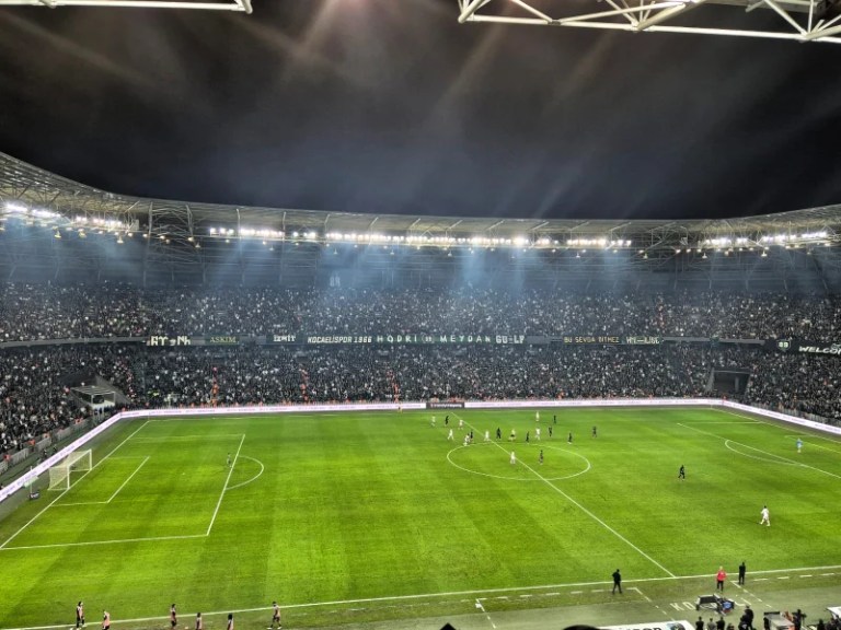 Kocaeli Stadyumu’nda 33 Bin Taraftar Coşkusu!