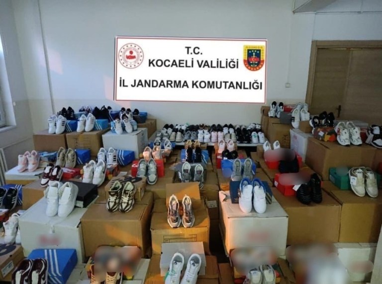 Kartepe’de Sahte Ayakkabı Operasyonu!