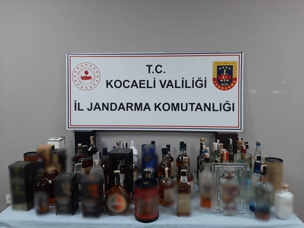 Kocaeli’de Kaçakçılık Operasyonu: 115 Litre Alkol Ele Geçirildi!