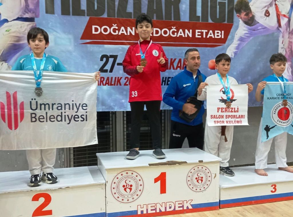 Körfezli karateciler Hendek’te madalyaları topladı!