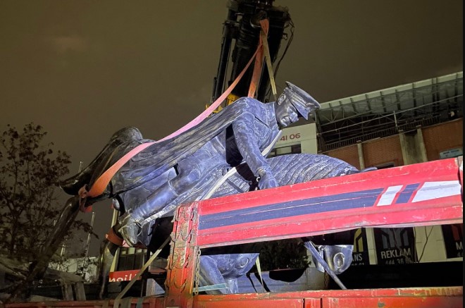 Gebze Meydanı’nda Atatürk Büstü Yeniden Yerine Konulacak!