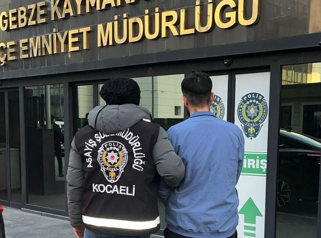 Kocaeli’de Bilişim Dolandırıcısı Yakalandı!