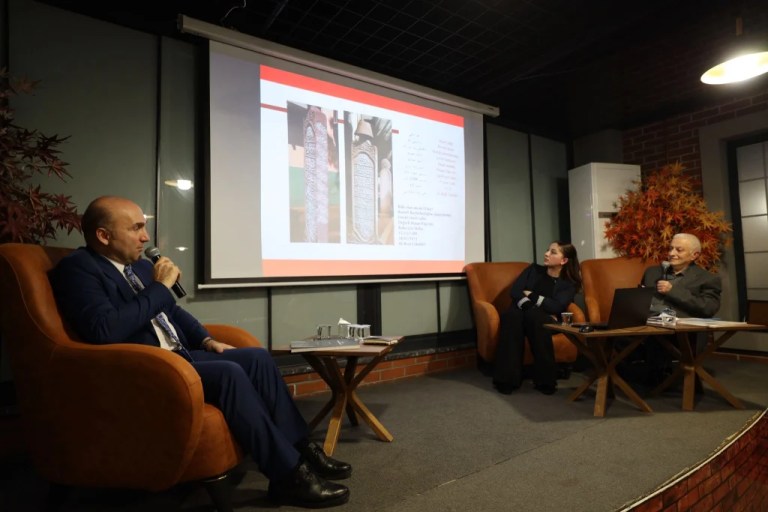 Osmanlı mezar taşları söyleşide ele alındı
