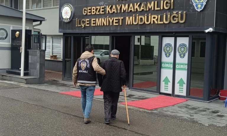 Bastonlu dolandırıcı operasyonla yakalandı!