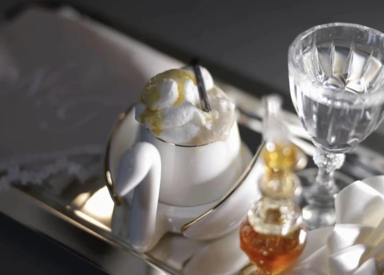 Damat kahvesinde Frappuccino sürprizi sosyal medyada gündem oldu