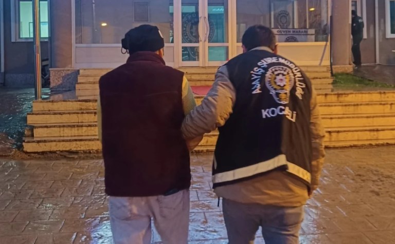 Kocaeli’de Şafak Operasyonu: Dolandırıcılık Hükümlüsü Yakalandı
