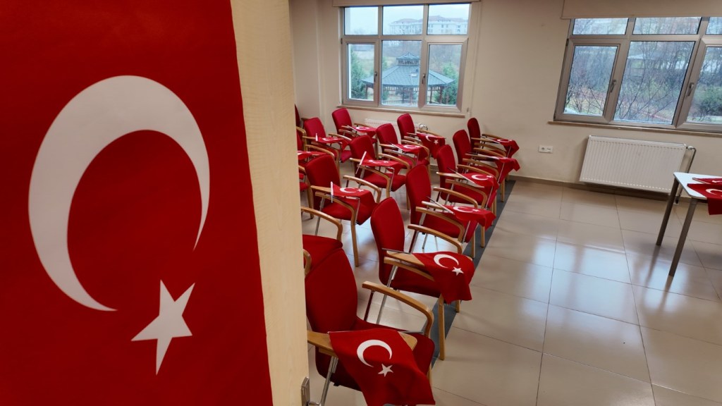 Kartepe’de Genç Akademi’de Bayrak Sevgisi!