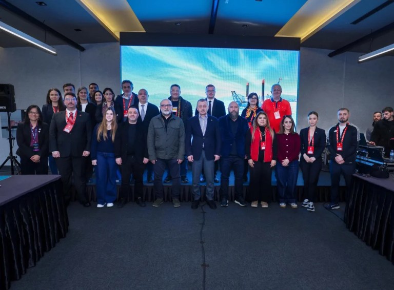 Başkan Büyükakın’dan uluslararası gazetecilere İzmit Körfezi Projesi sunumu