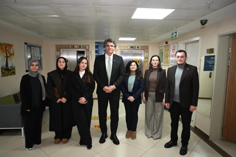 Başkan Kocaman, KYK Yurdunda Öğrencilerle İftar Yaptı