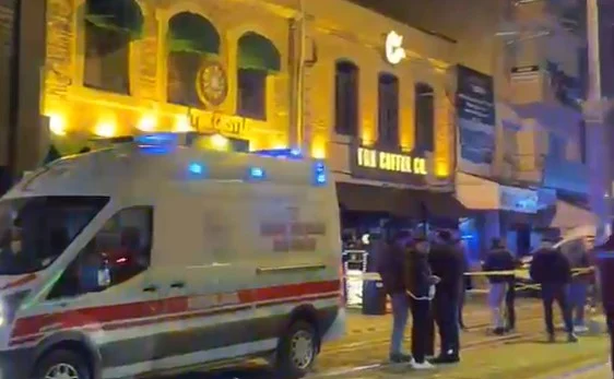 İzmit’te eğlence mekanı önünde silahlı saldırı: Ölü sayısı 3’e yükseldi!