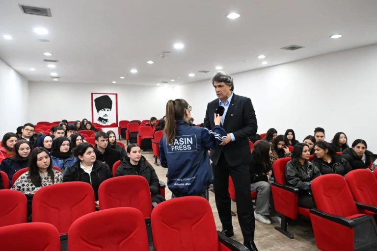 Başkan Kocaman’dan gençlere kariyer ve teknoloji tavsiyeleri