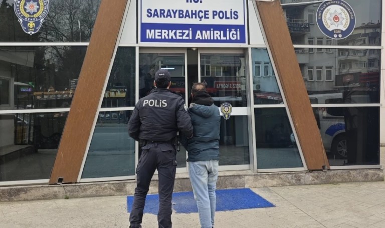 İzmit’te silahlı yağma firarisi yakalandı!