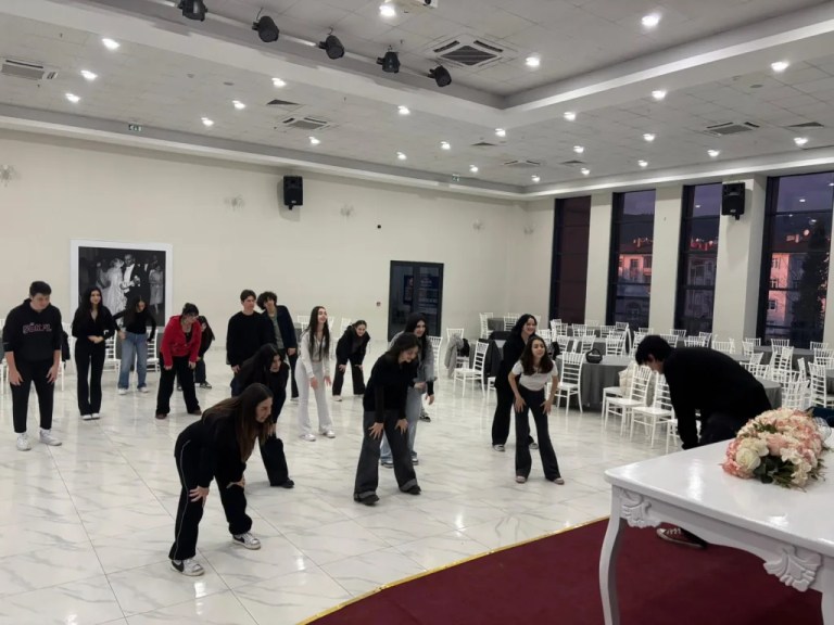 Yenikent’te tiyatro eğitimleri başladı