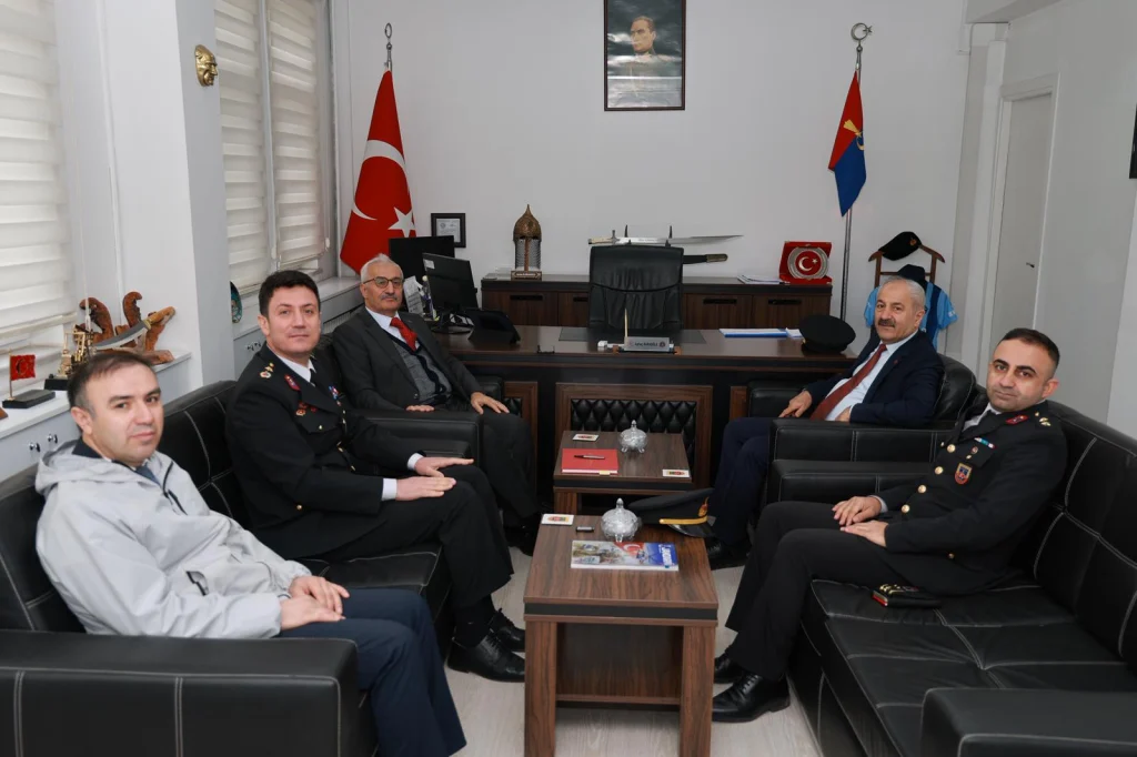 Başkan Büyükgöz’den bayram öncesi kamu personeline ziyaret