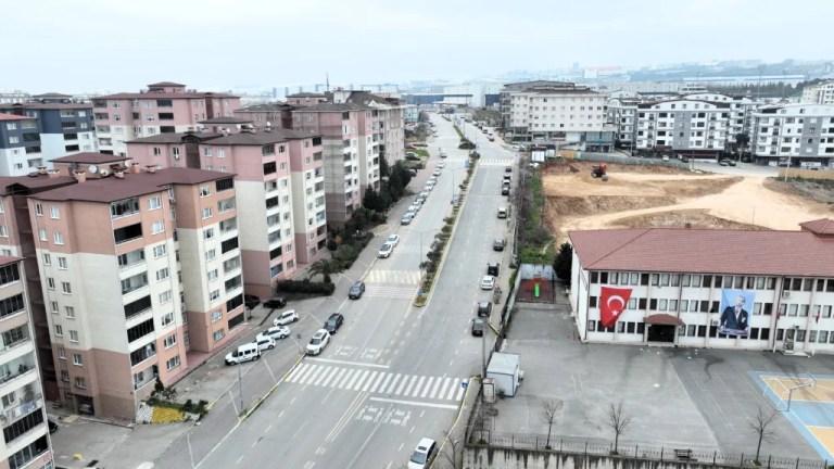 Çayırova’da bayram sonrası üstyapı atağı
