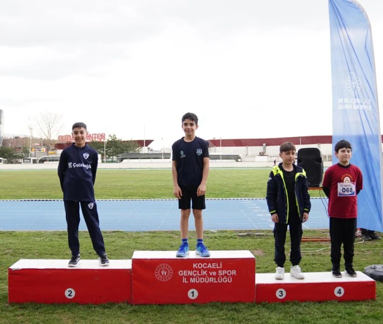 Çayırovalı atletlerden 2 madalya başarısı!