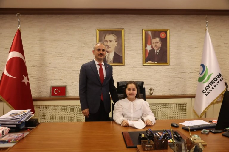 Çayırova’da Başkan Çiftçi Koltuğunu Devretti