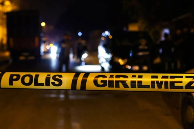 Kartepe’de araçtan açılan ateş okul duvarına isabet etti!