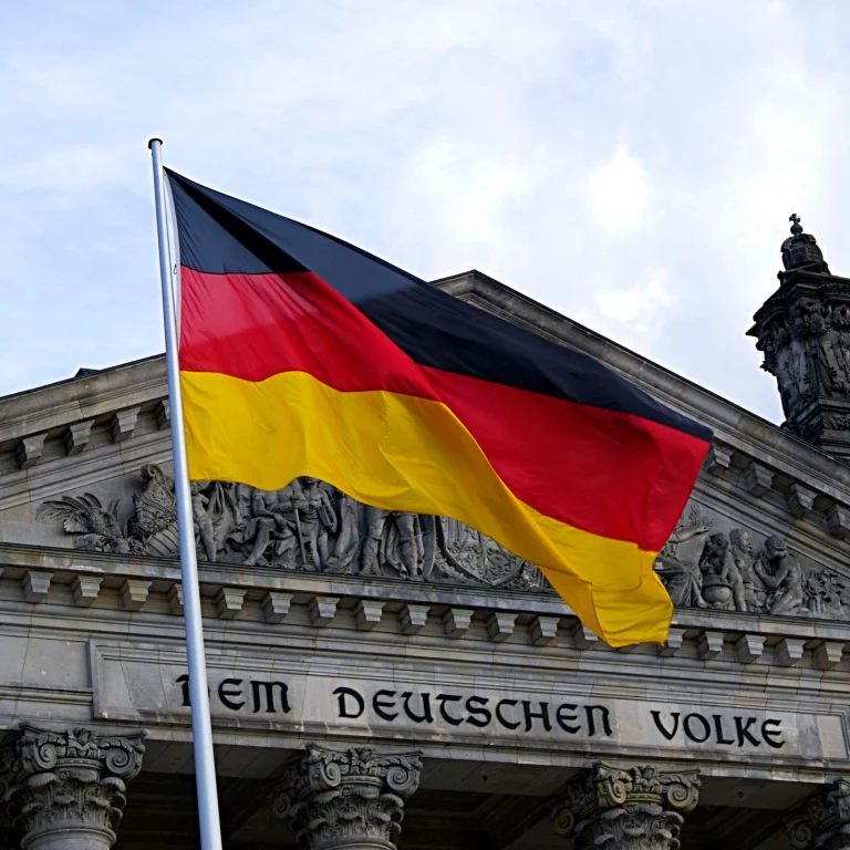 Almanya’da Gölün Dibinden Külçe Altın Çıktı