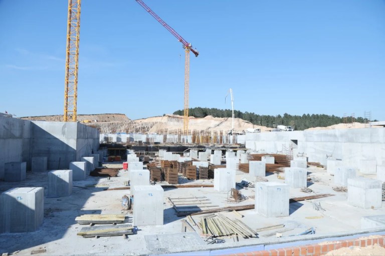 Başkan Çiftçi, hastane inşaatını öğrencilerle inceledi