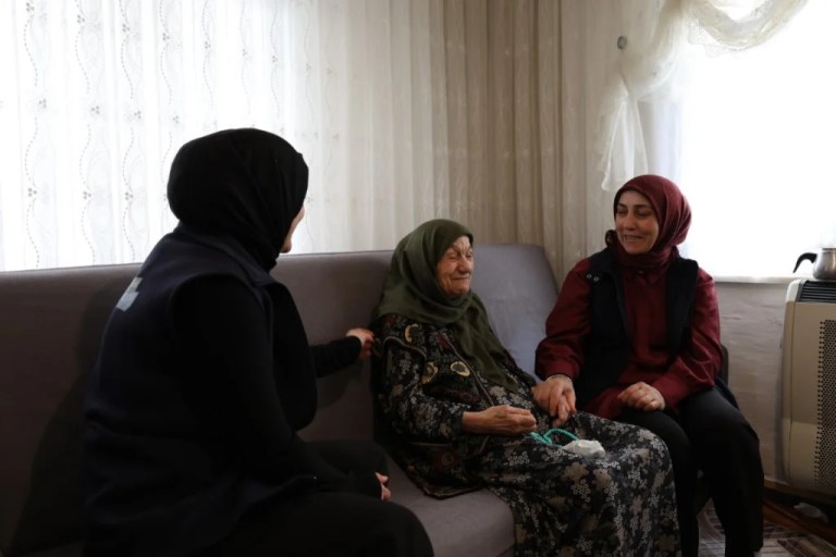 Neriman Teyze’ye 92. Yaş Gününde Duygu Dolu Sürpriz