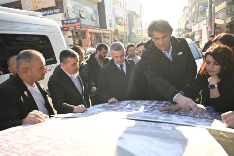 Başkan Kocaman İstasyon Mahallesi’ndeki çalışmaları inceledi
