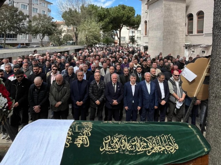 Karamürsel yasta: Erman Eraslan son yolculuğuna uğurlandı