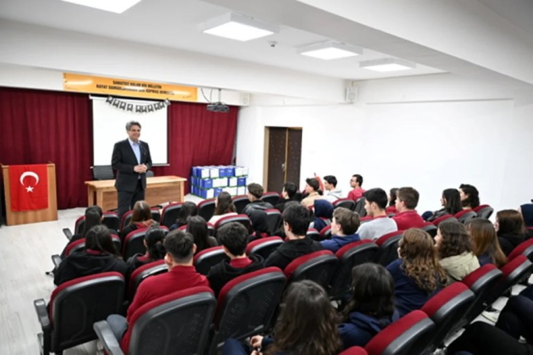 Kartepe’de Gençlik Buluşması: Başkan Kocaman Öğüt Verdi