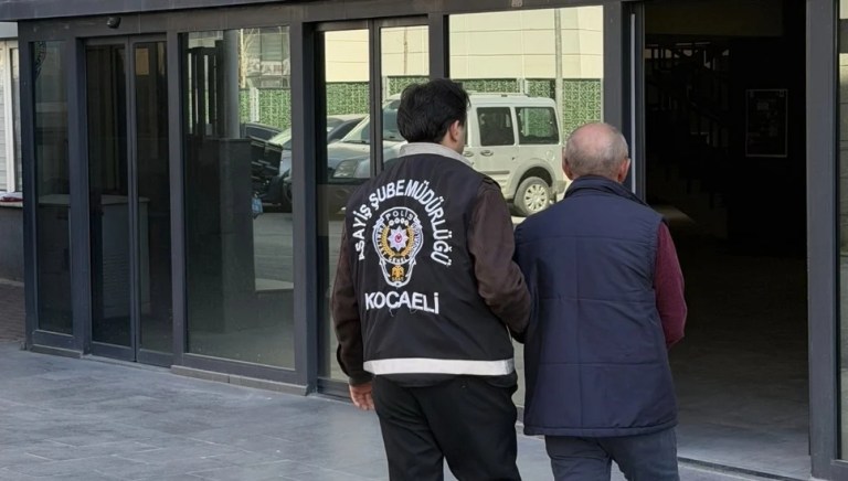Kocaeli’de nitelikli dolandırıcılık firarisi yakalandı!